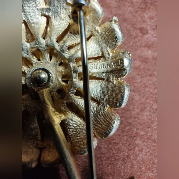 Vintage Coro craft Gold Tone Flower Brooch Mid Century Retro Fairy Cottage - Picture 4 of 6